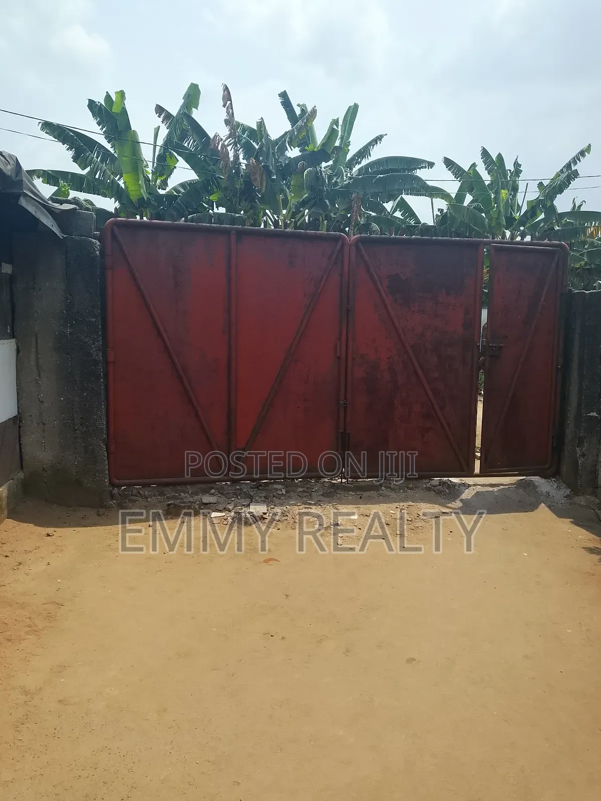 One Quarter Land for Sale in Eliozu