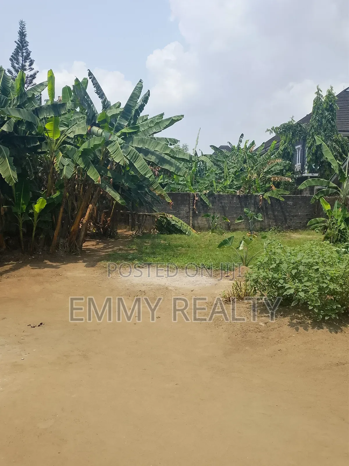 One Quarter Land for Sale in Eliozu