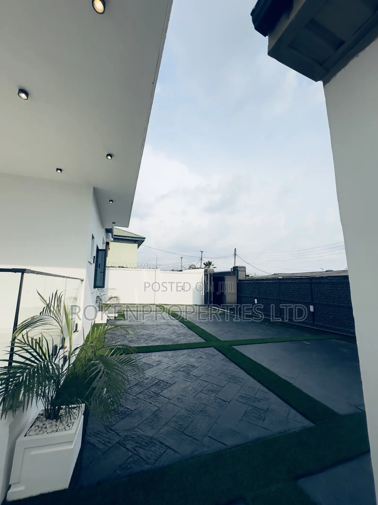 5bdrm Duplex in Yemoja Estate, Oluyole for sale in Oluyole
