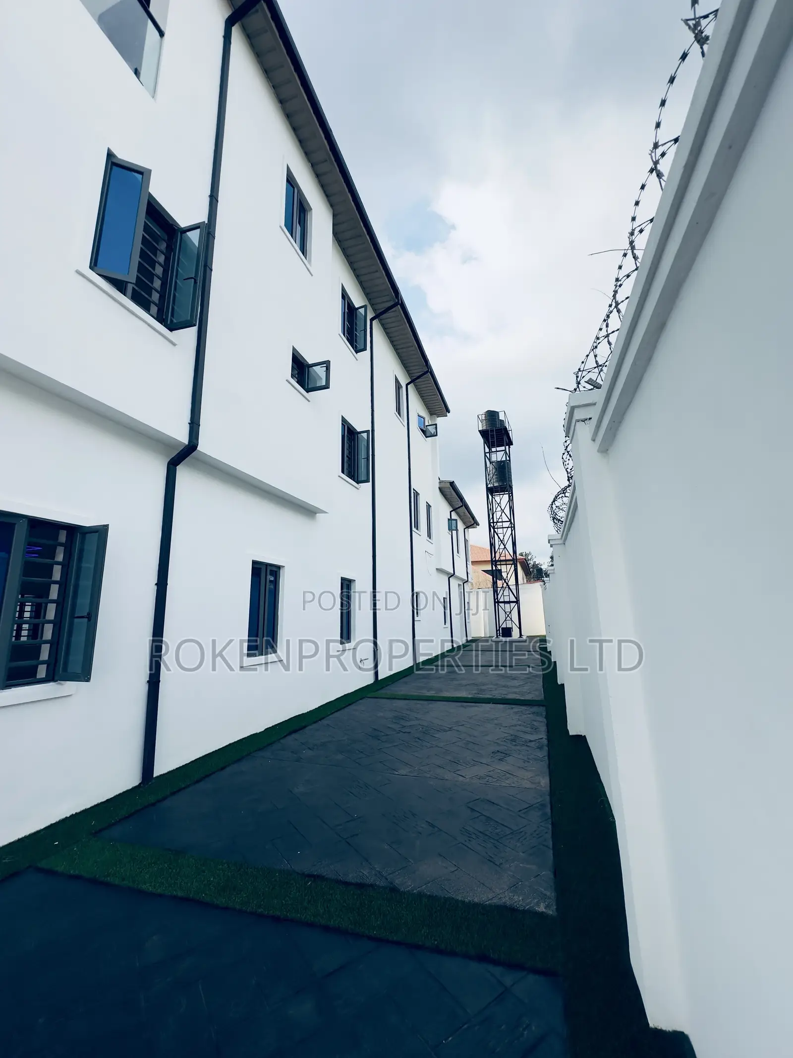 5bdrm Duplex in Yemoja Estate, Oluyole for sale in Oluyole