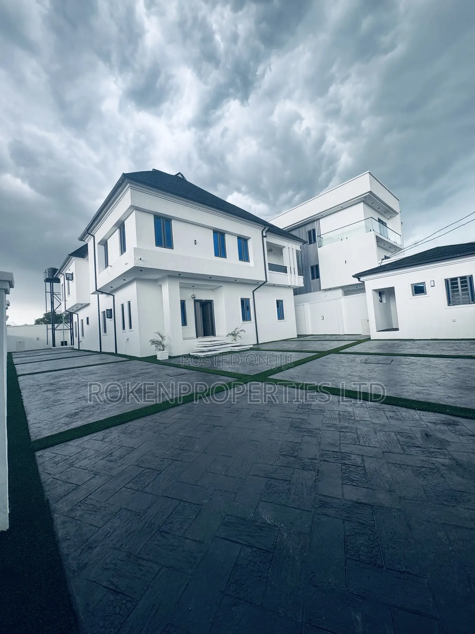 4bdrm Duplex in Yemoja Estate for sale in Oluyole Estate
