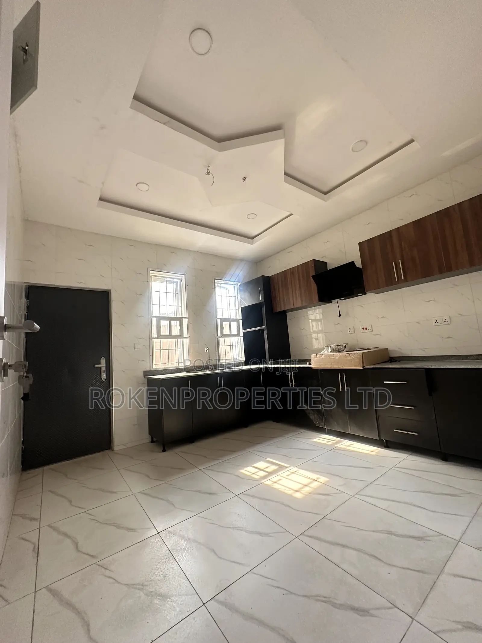 4bdrm Duplex in Jericho Estate for sale in Jericho