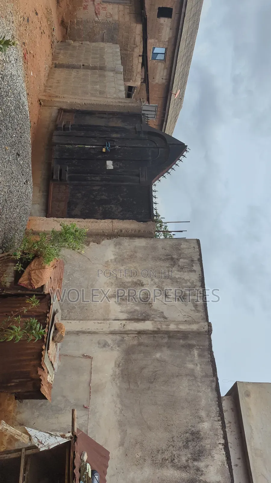 Piece Plot of Land, Close to the Express at Igbogila - Ipaja in Ipaja / Ipaja