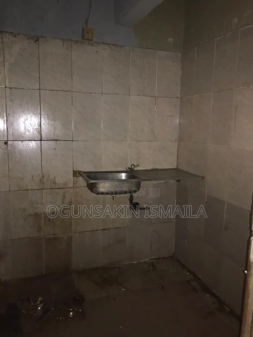 1bdrm Block of Flats in Ogo Oluwa Street for rent in Ogba