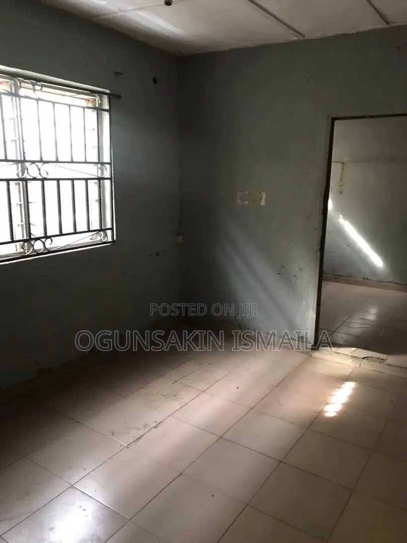 1bdrm Block of Flats in Ogo Oluwa Street for rent in Ogba