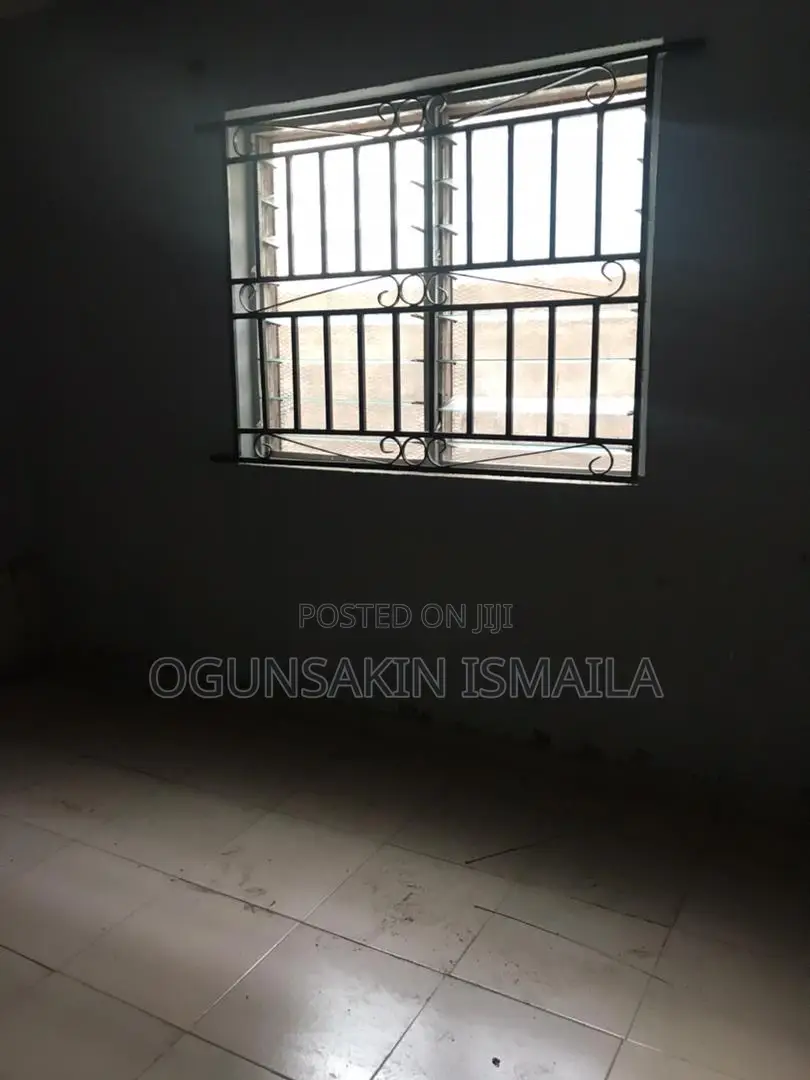 1bdrm Block of Flats in Ogo Oluwa Street for rent in Ogba