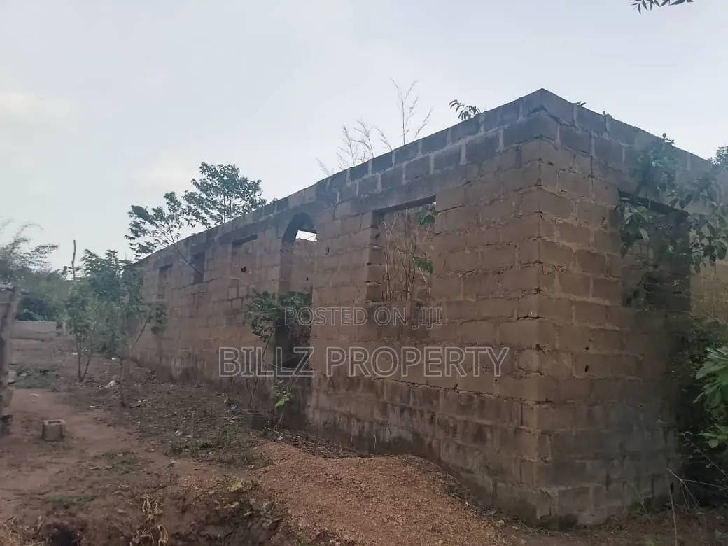 A Complete Full Plot of Land Consists of a 3 Bedrom on a Linted Level in Abeokuta North