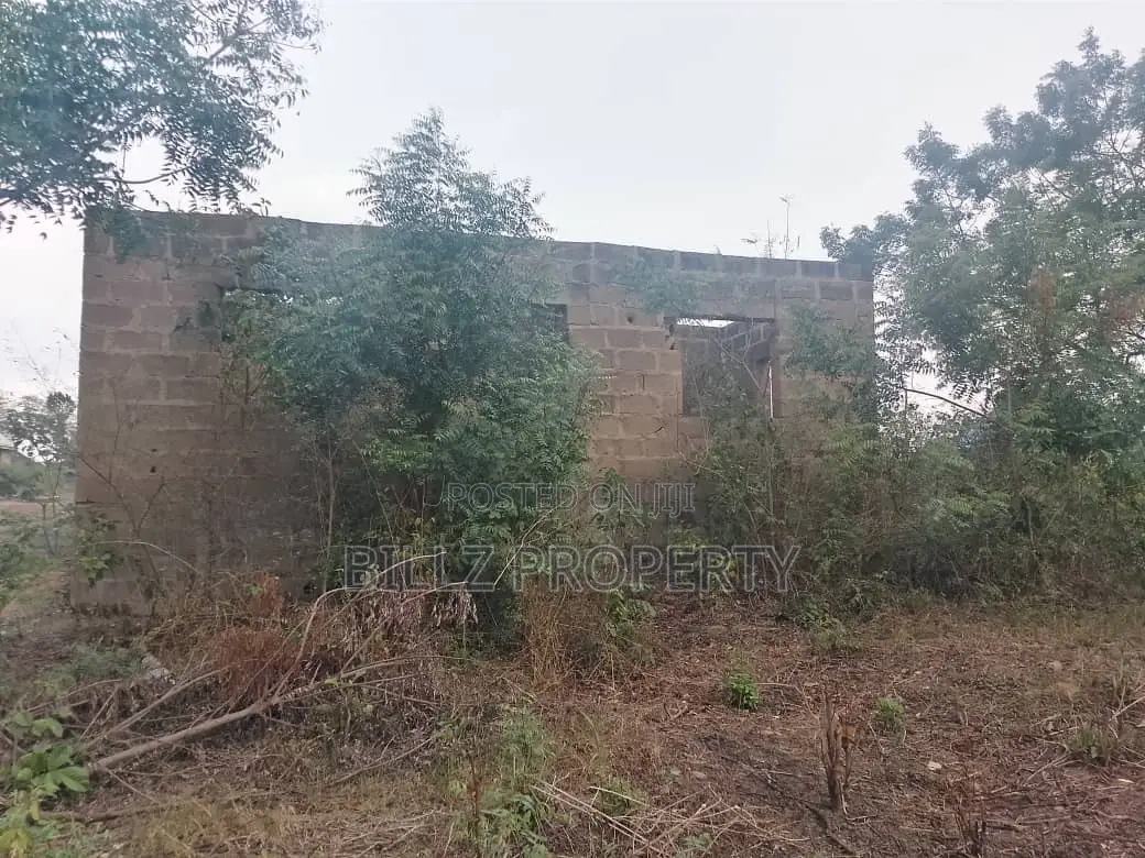 A Complete Full Plot of Land Consists of a 3 Bedrom on a Linted Level in Abeokuta North