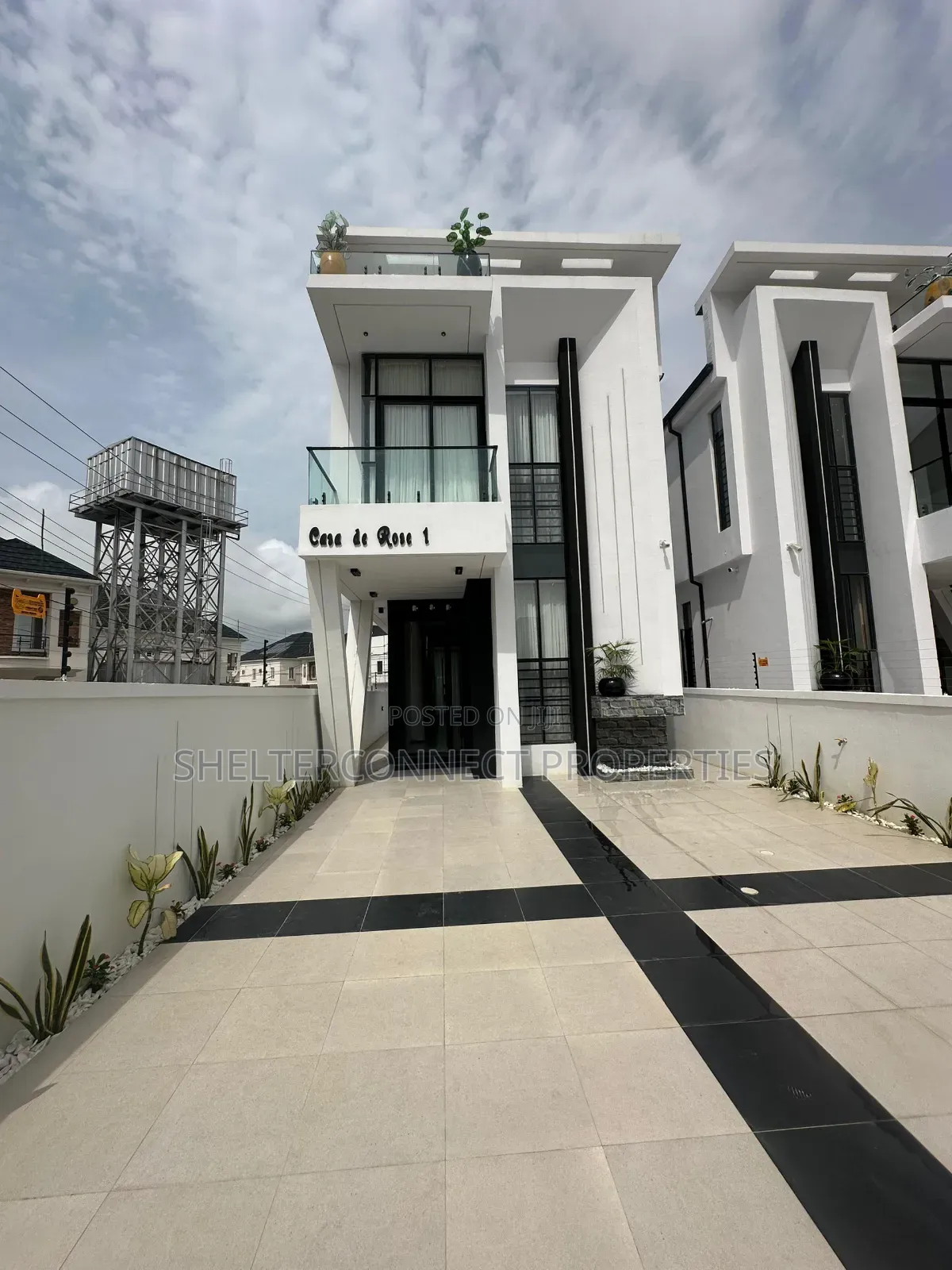 5bdrm Duplex in Ikota for sale in Ikota