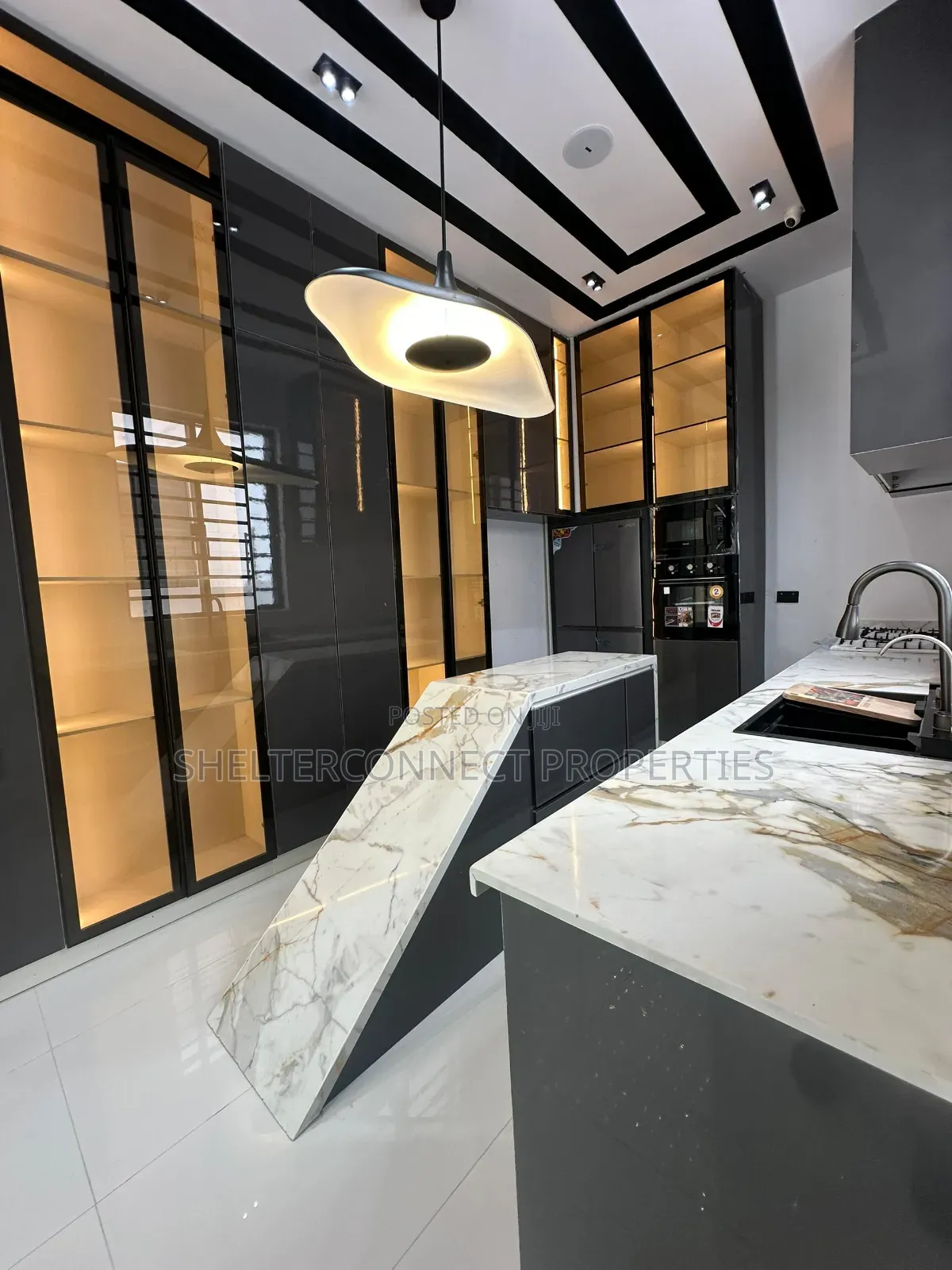 5bdrm Duplex in Ikota for sale in Ikota