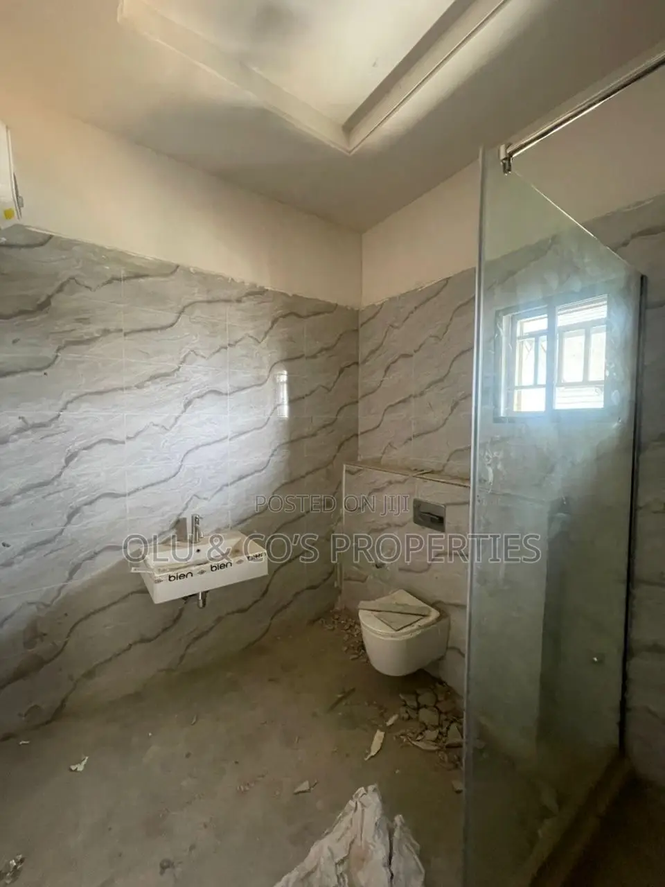 4bdrm Duplex in Lifecamp for sale in Life Camp