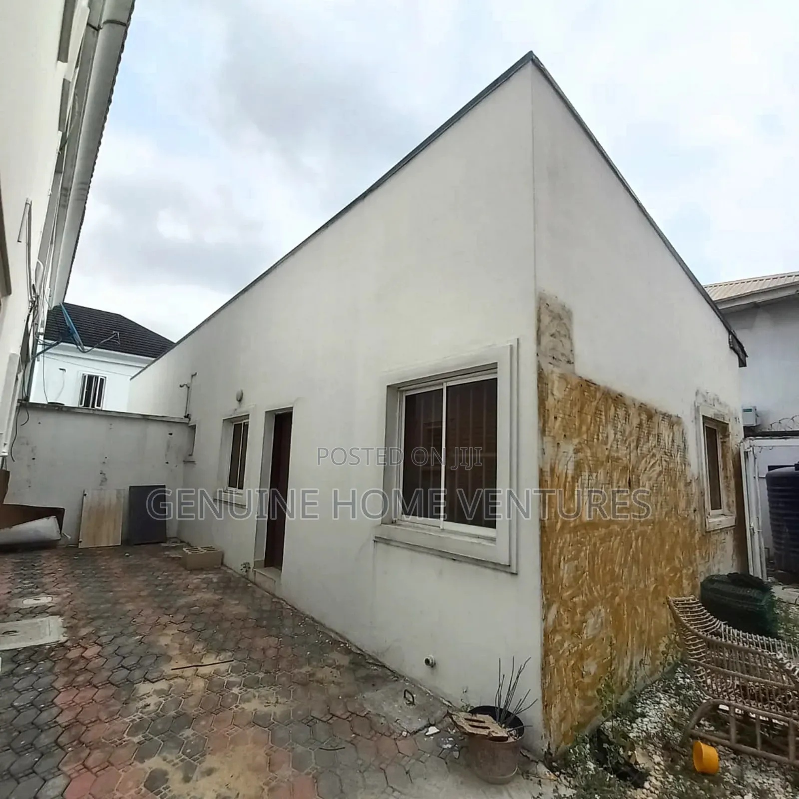 5 Bedroom Semi Detached House for Commercial and Residential in Lekki Phase 1