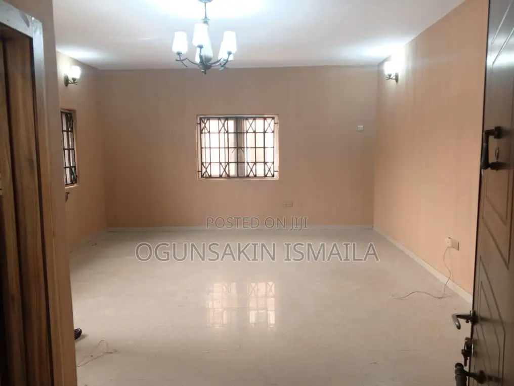 3bdrm Block of Flats in Anthony Enahoro for sale in Ogba