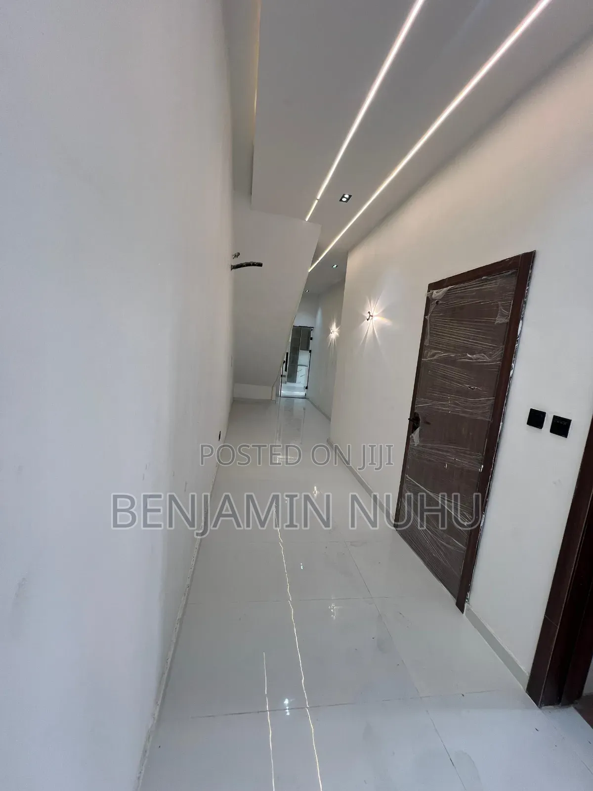 5bdrm Duplex in In A Mini Estate, Off Lekki-Epe Expressway for sale in Off Lekki-Epe Expressway