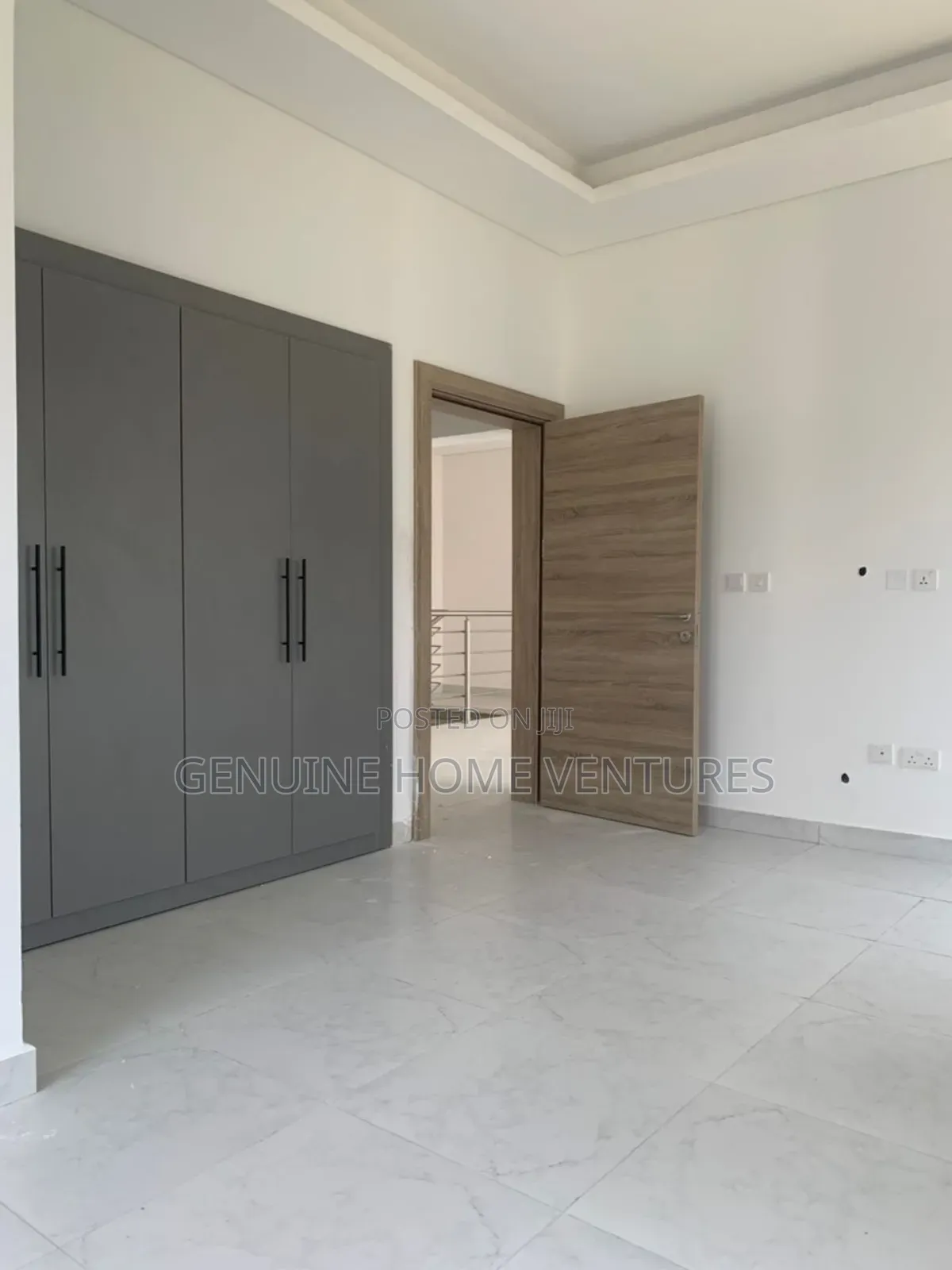 6bdrm Duplex in Mayeigun Beach for rent in Ikate