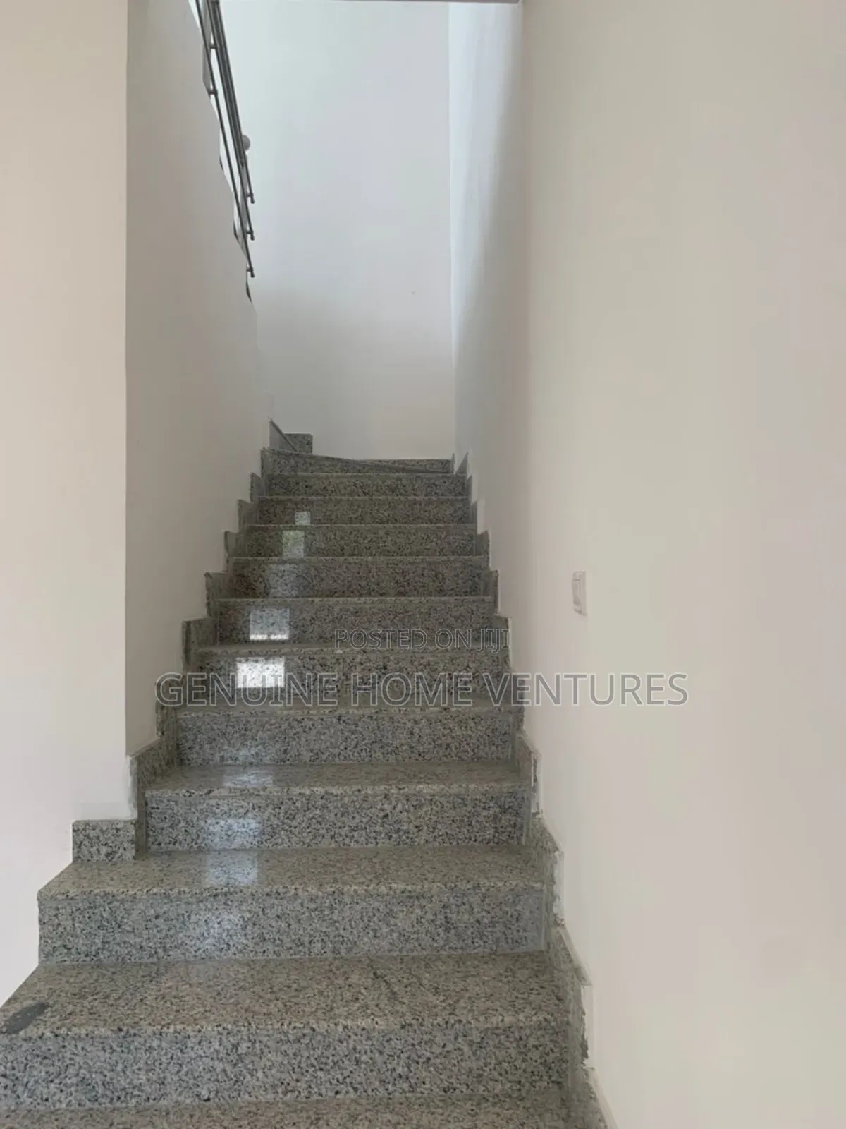 6bdrm Duplex in Mayeigun Beach for rent in Ikate