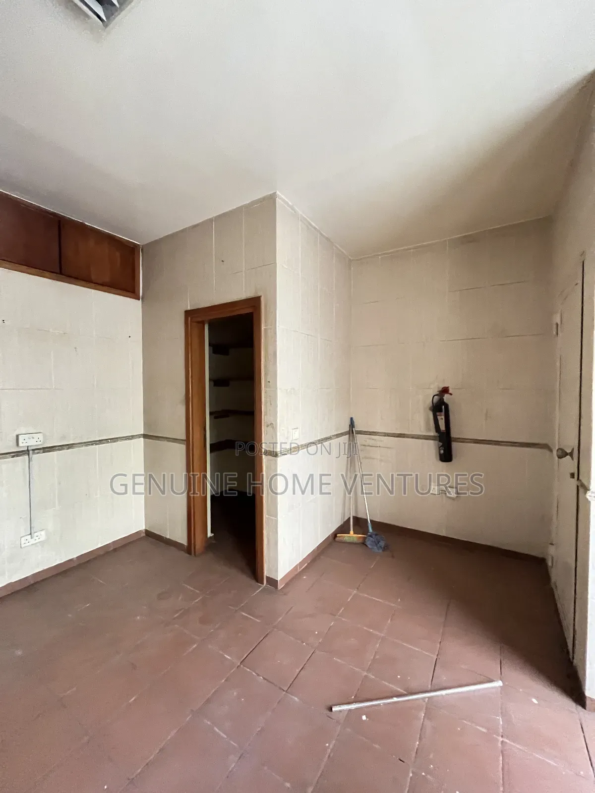 3bdrm Apartment in Ikoyi, Awolowo Road for rent in Awolowo Road