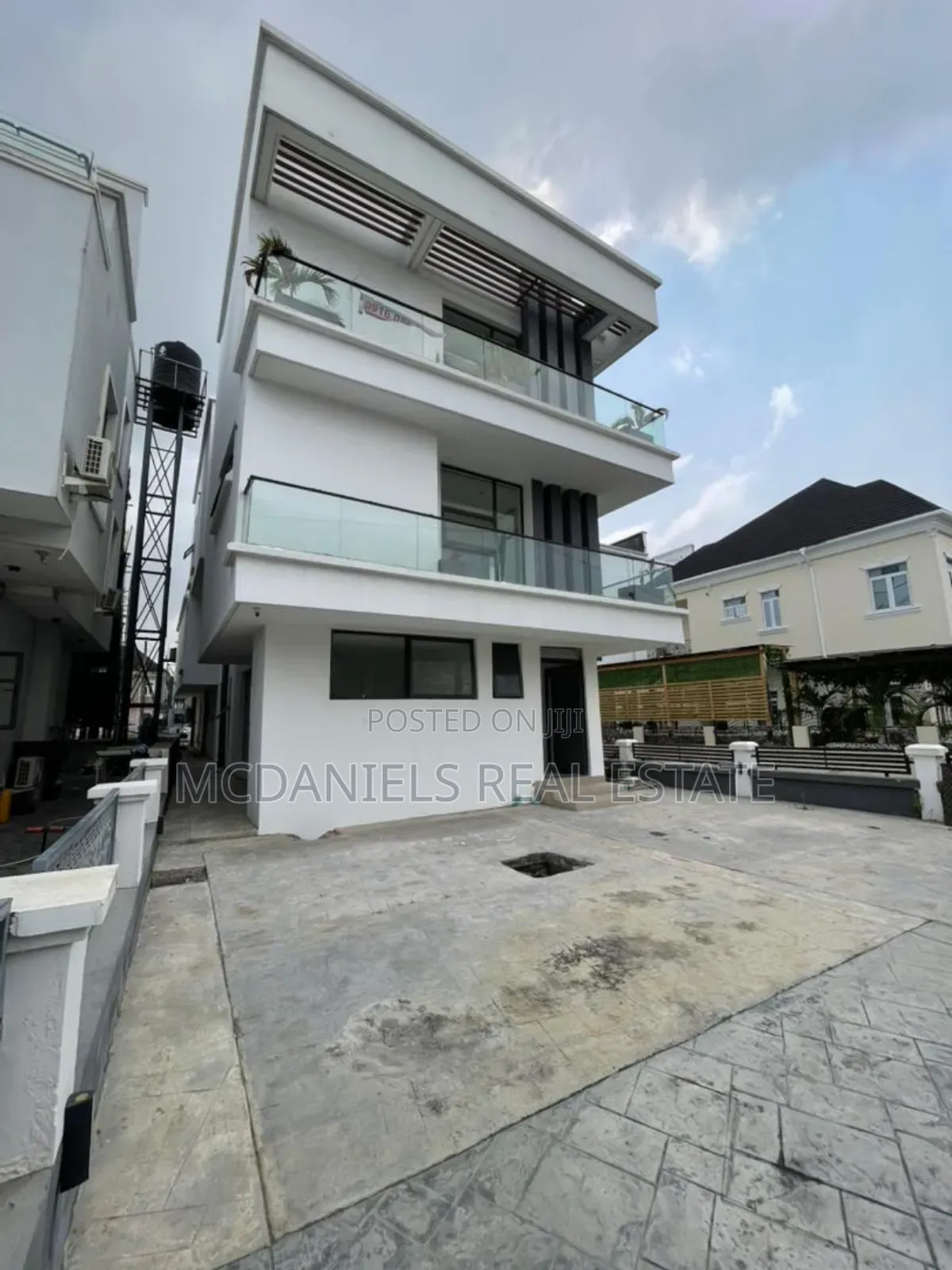 5bdrm Duplex in Osapa london for sale in Osapa london
