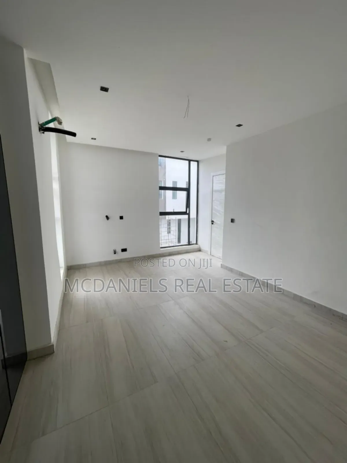 5bdrm Duplex in Osapa london for sale in Osapa london