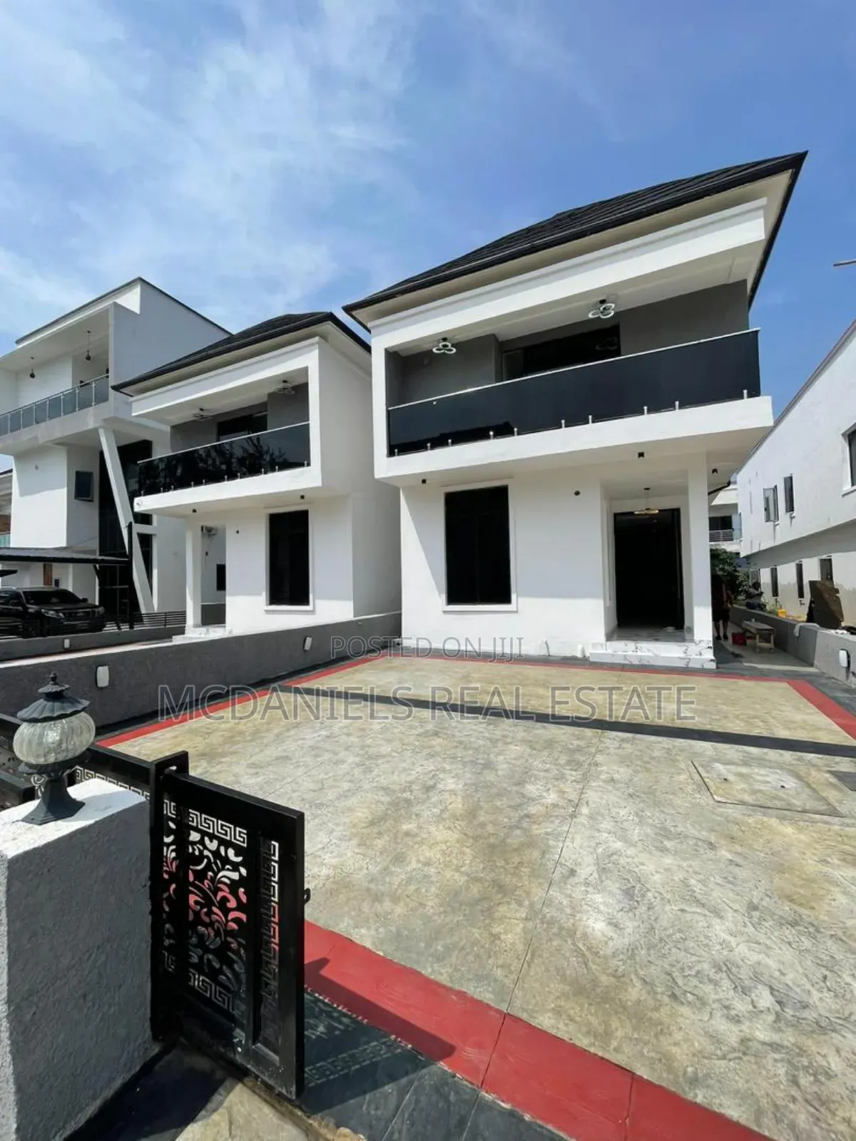 5bdrm Duplex in Ikota for sale in Ikota