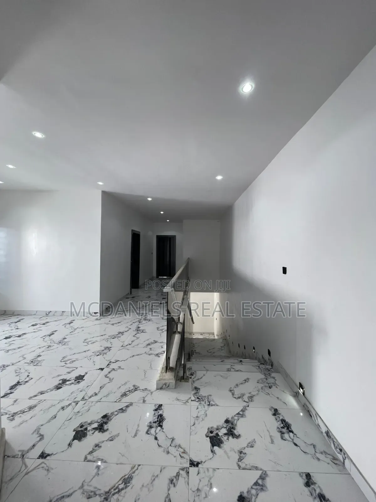 5bdrm Duplex in Ikota for sale in Ikota