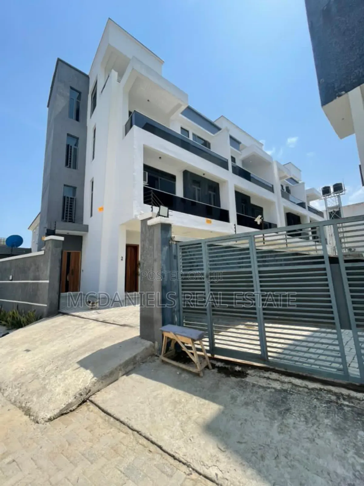 4bdrm Duplex in Ologolo for sale in Ologolo