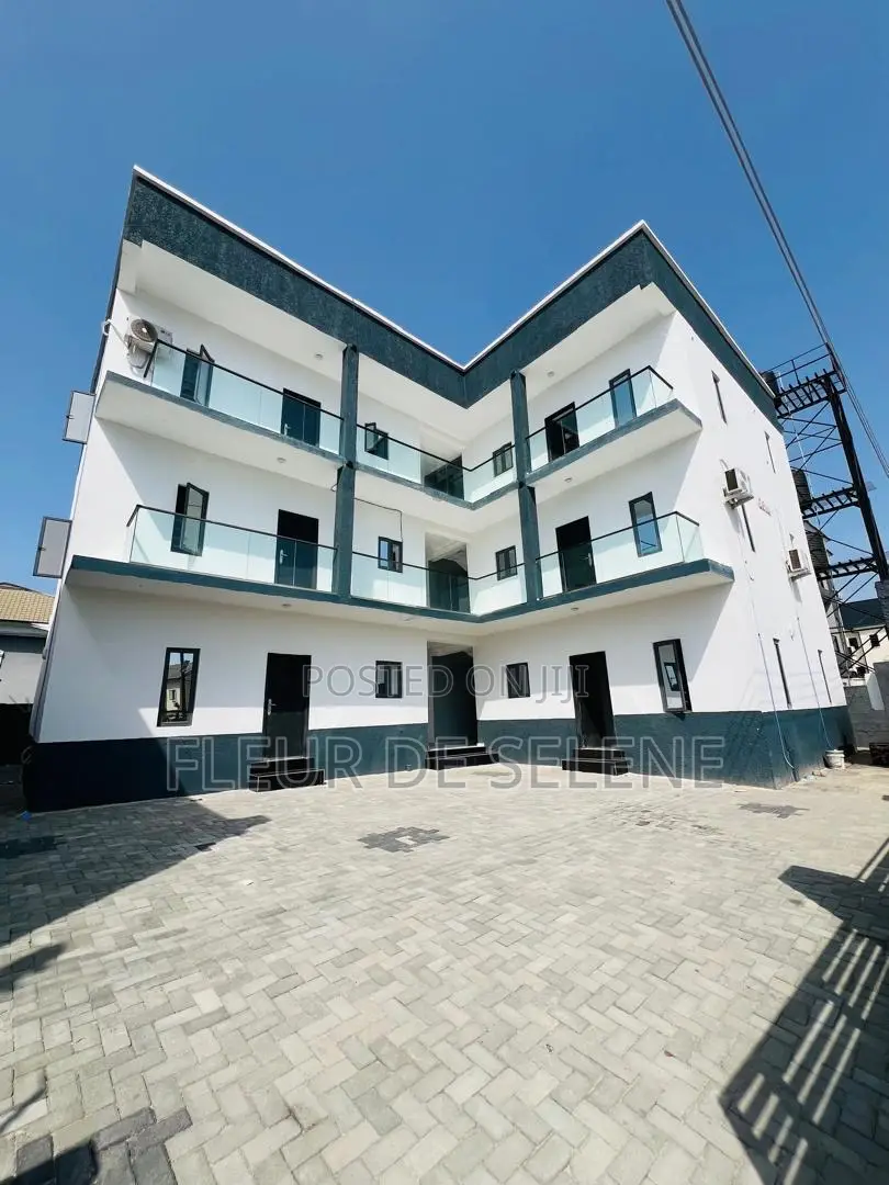 1bdrm Block of Flats in Off Lekki-Epe Expressway for sale in Off Lekki-Epe Expressway