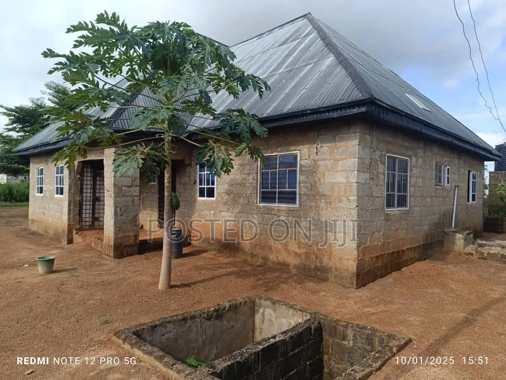 3bdrm Bungalow in Gra, Sabon Lugbe for sale in Sabon Lugbe