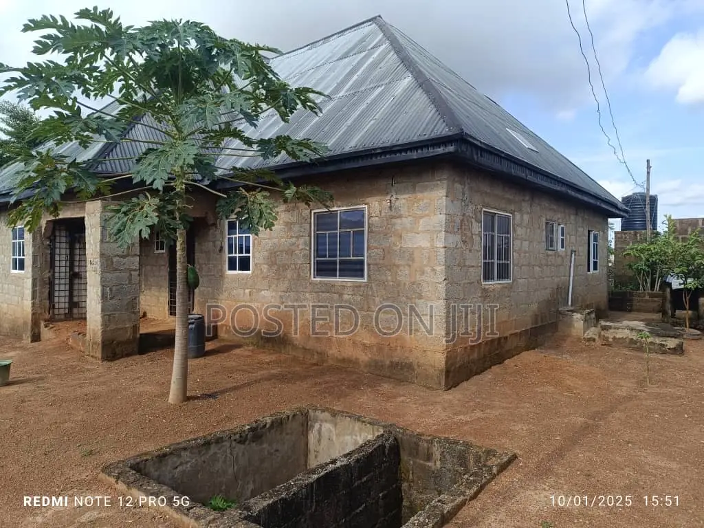 3bdrm Bungalow in Gra, Sabon Lugbe for sale in Sabon Lugbe