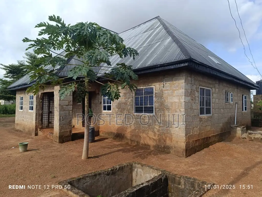 3bdrm Bungalow in Gra, Sabon Lugbe for sale in Sabon Lugbe