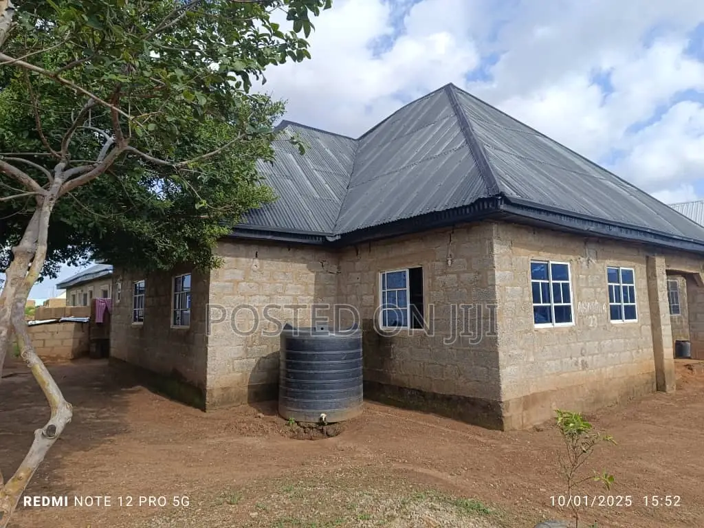 3bdrm Bungalow in Gra, Sabon Lugbe for sale in Sabon Lugbe
