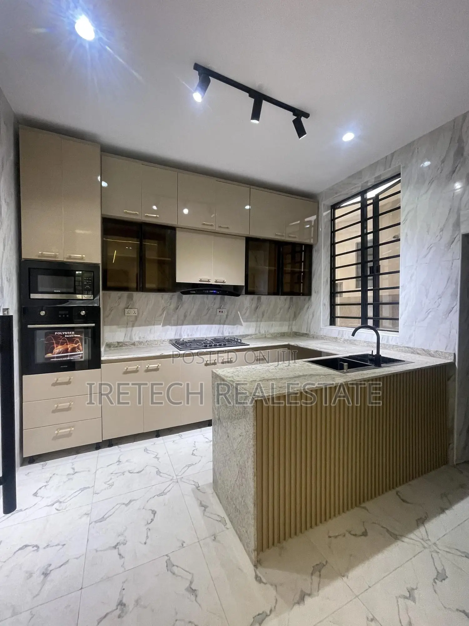 4bdrm Duplex in Ikota Gra for sale in Ikota