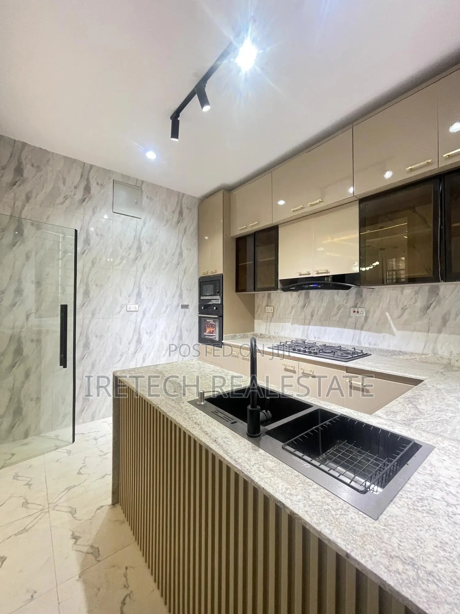 4bdrm Duplex in Ikota Gra for sale in Ikota