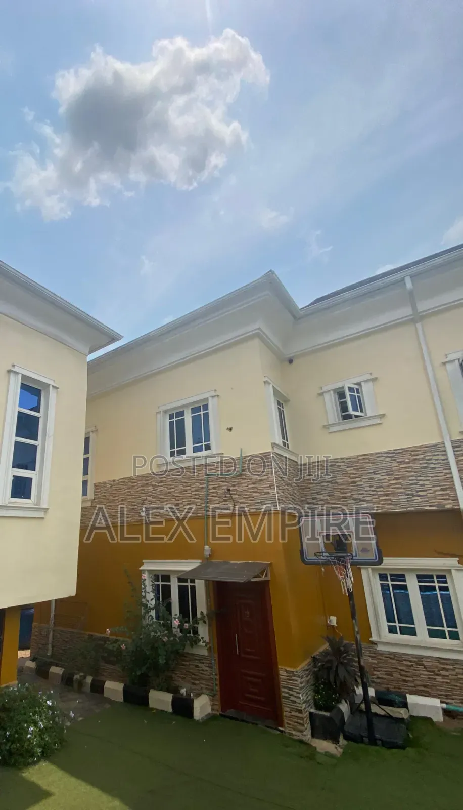 6bdrm Duplex in Ago Palace for sale in Ago Palace
