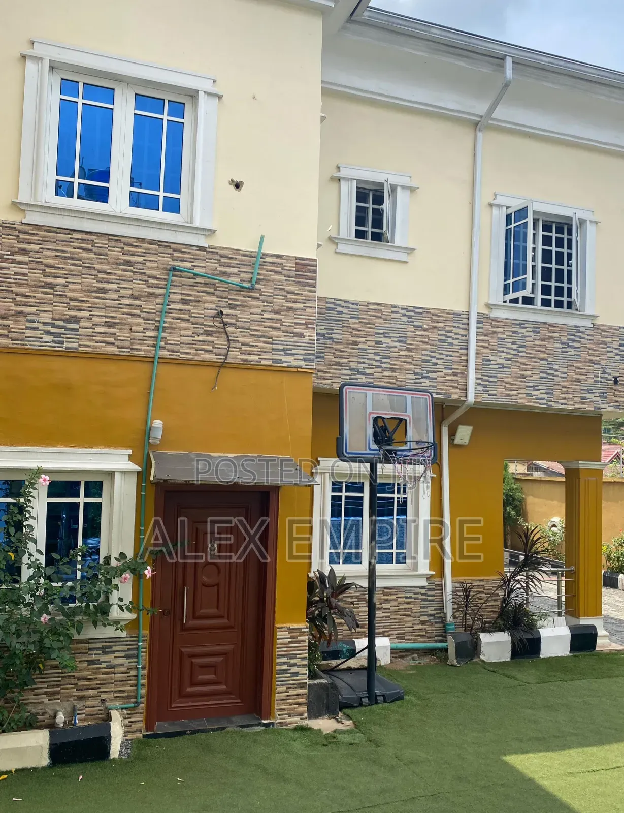 6bdrm Duplex in Ago Palace for sale in Ago Palace