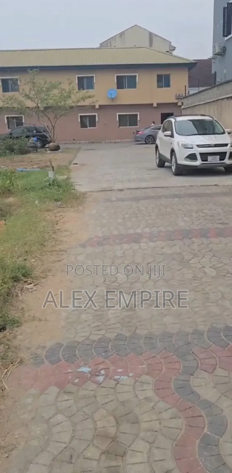 Building With Shops in Front for Sale in Greenfield Estate in Ago Palace