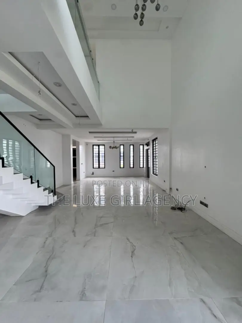 5bdrm Duplex in Cowrie Creek Estate, Lekki for rent in Lekki