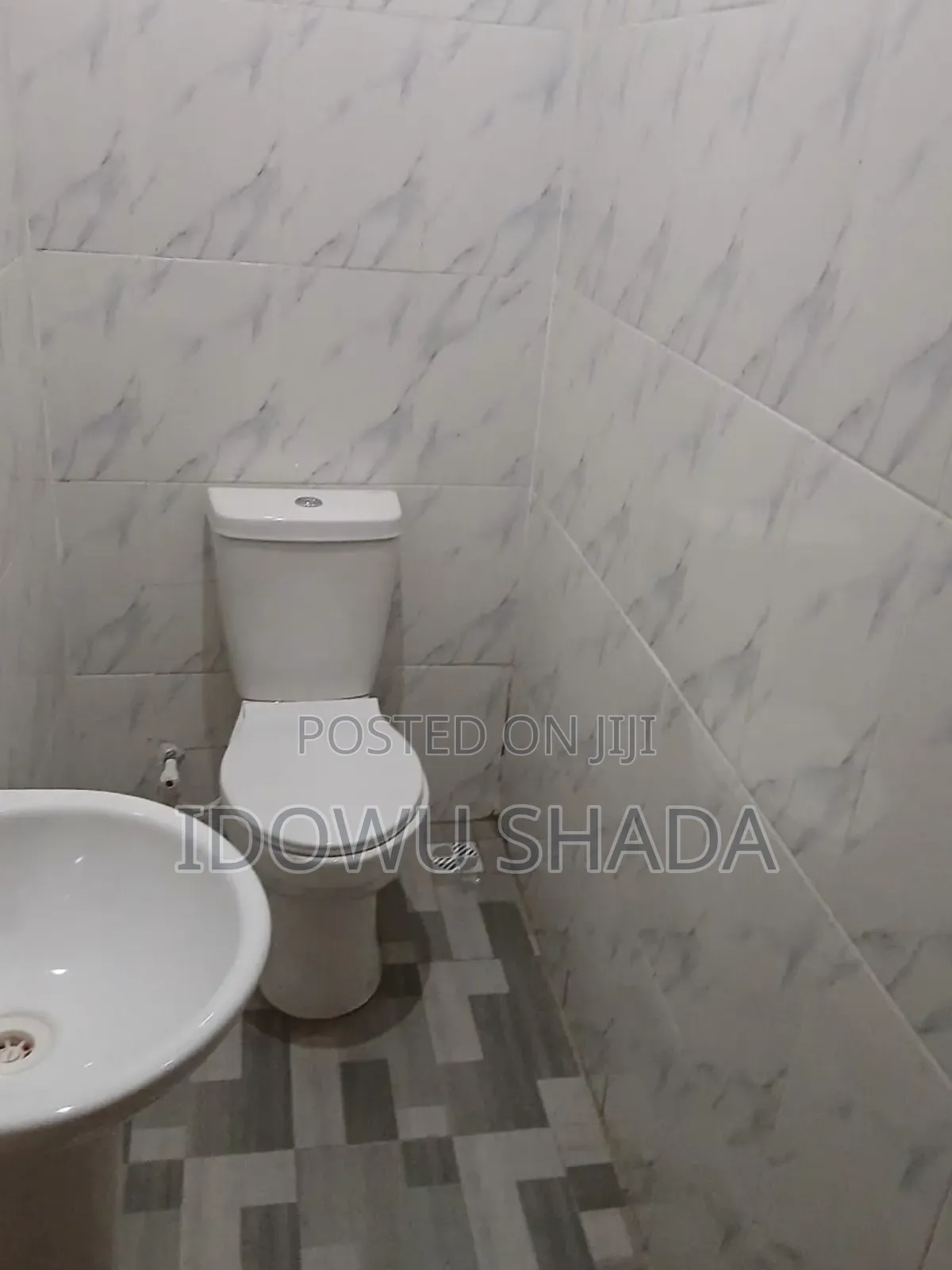 3bdrm Apartment in Ipaja Road for rent in Ipaja Road