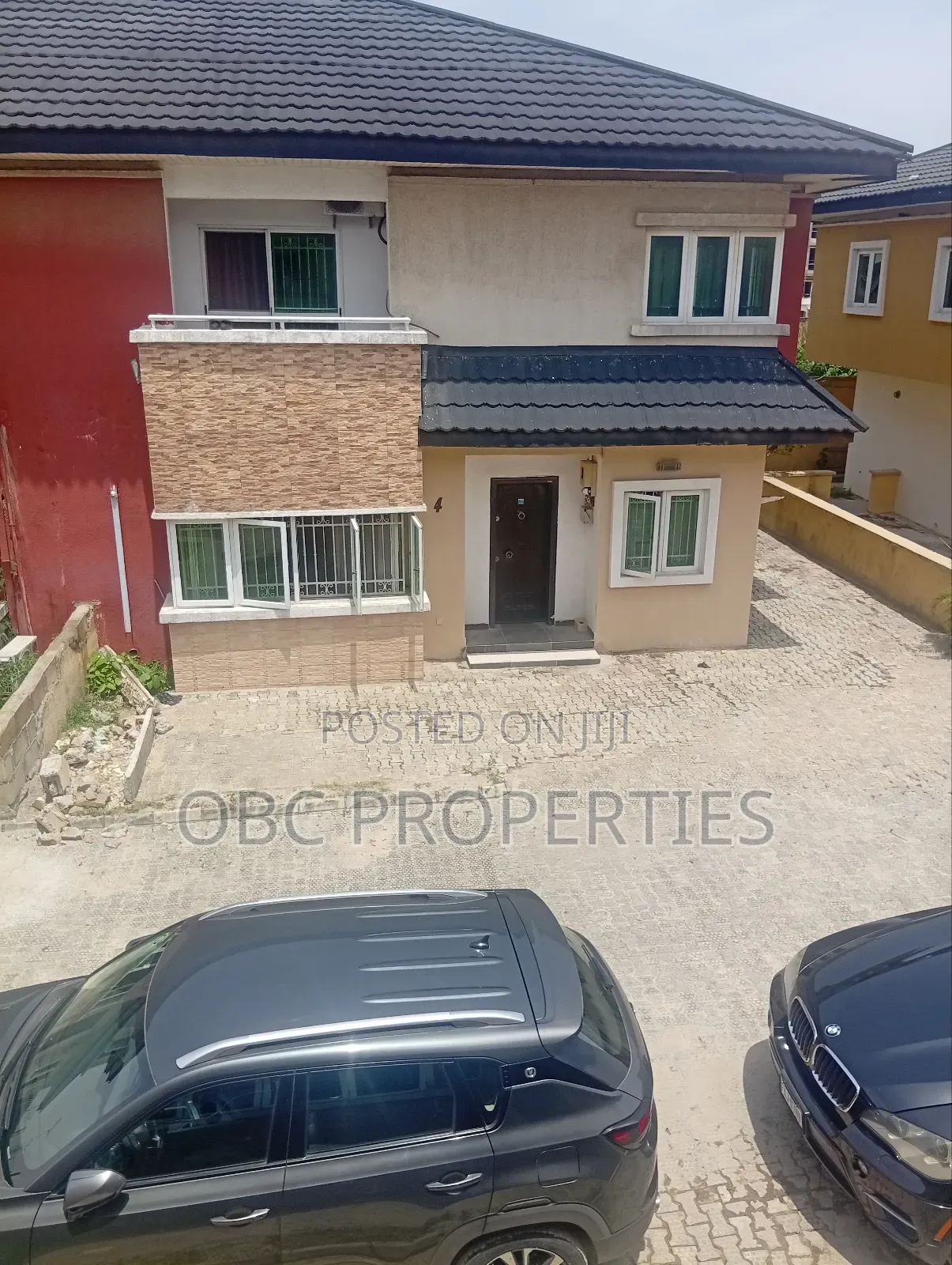 4bdrm Duplex in Chevron for sale in Chevron