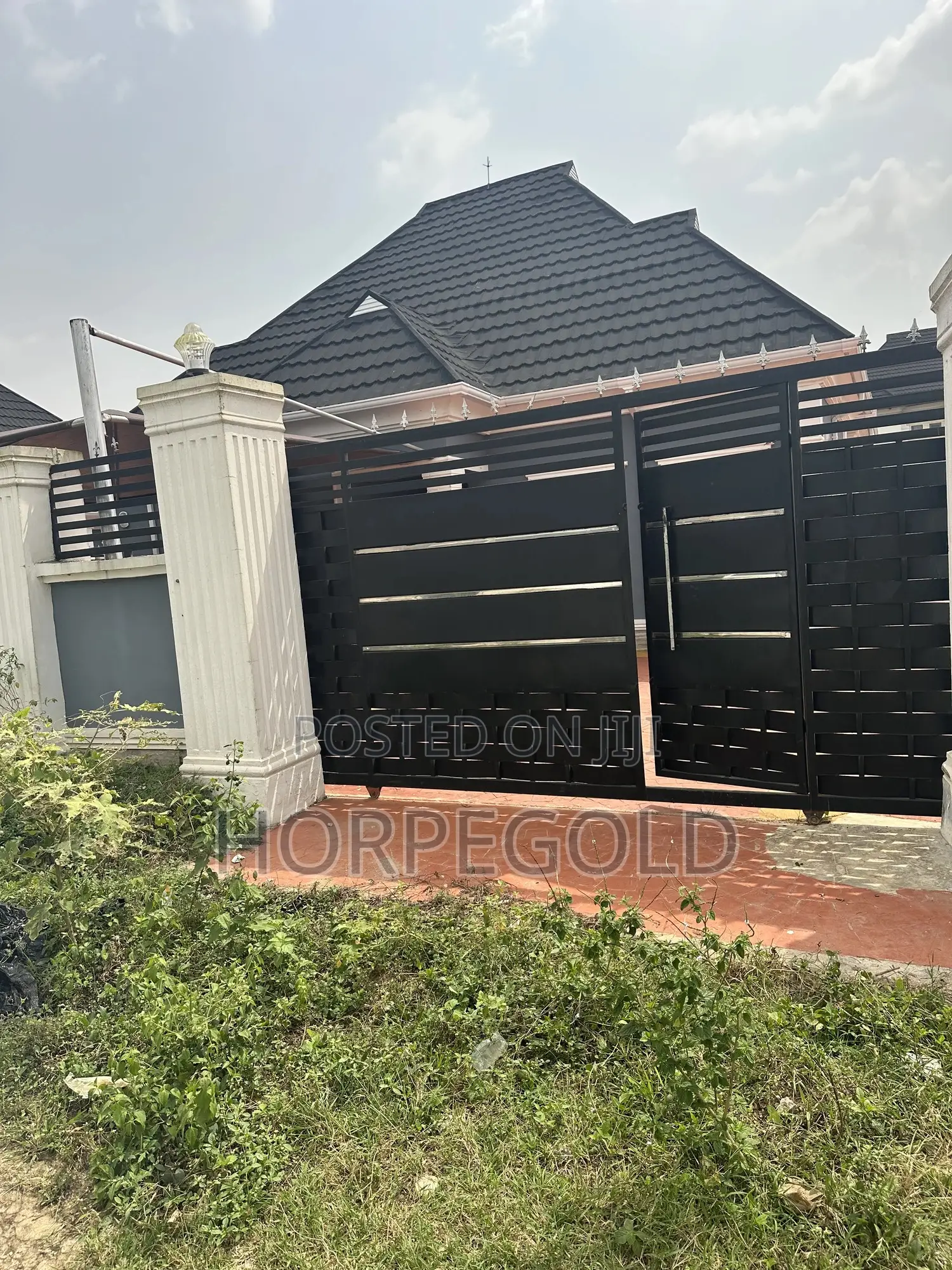 3bdrm Bungalow in Arcview, Alagbado for sale in Alagbado