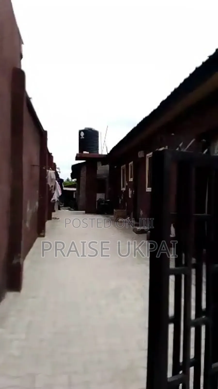 3bdrm Block of Flats in Adeba, Lakowe for sale in Lakowe