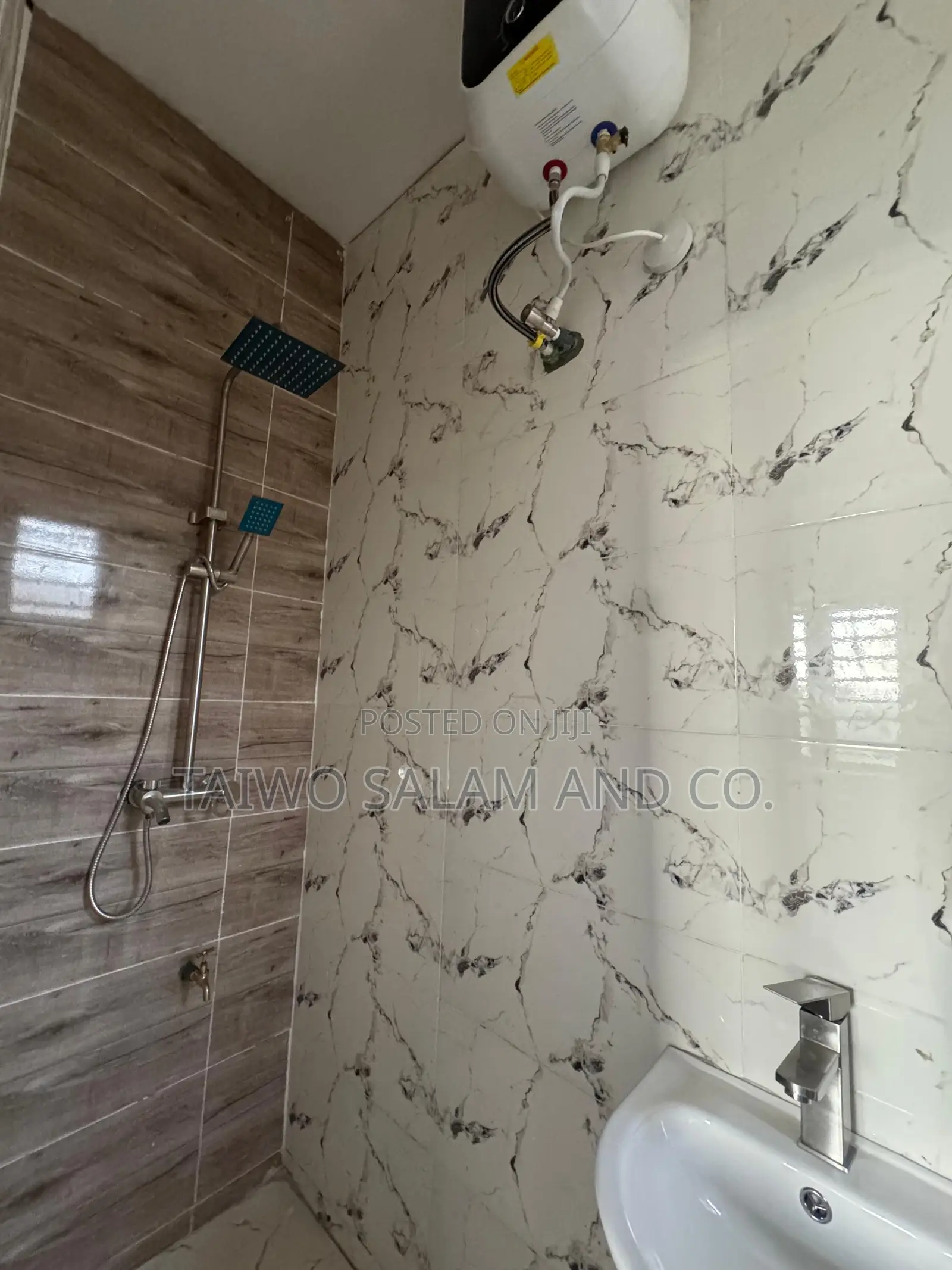 2bdrm Block of Flats in Akobo for sale in Akobo