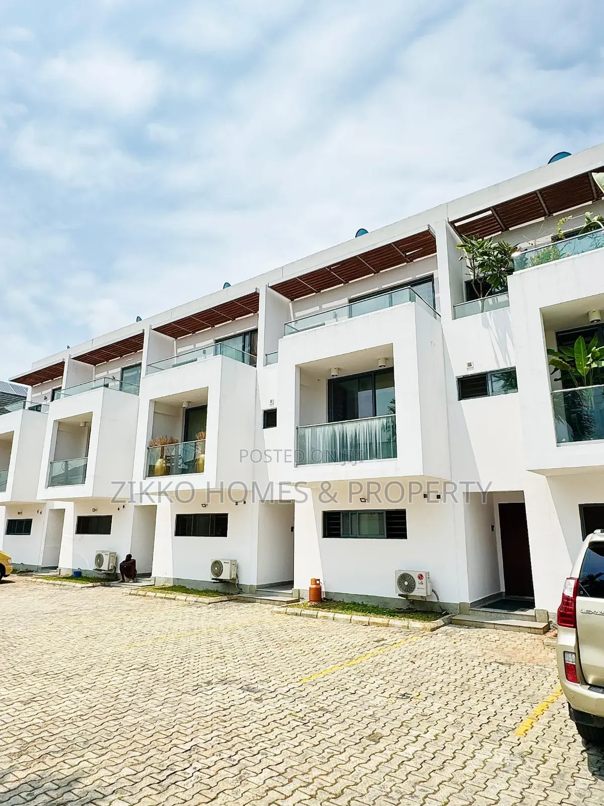 5bdrm Duplex in Chevron Conservative, Lekki for sale in Lekki