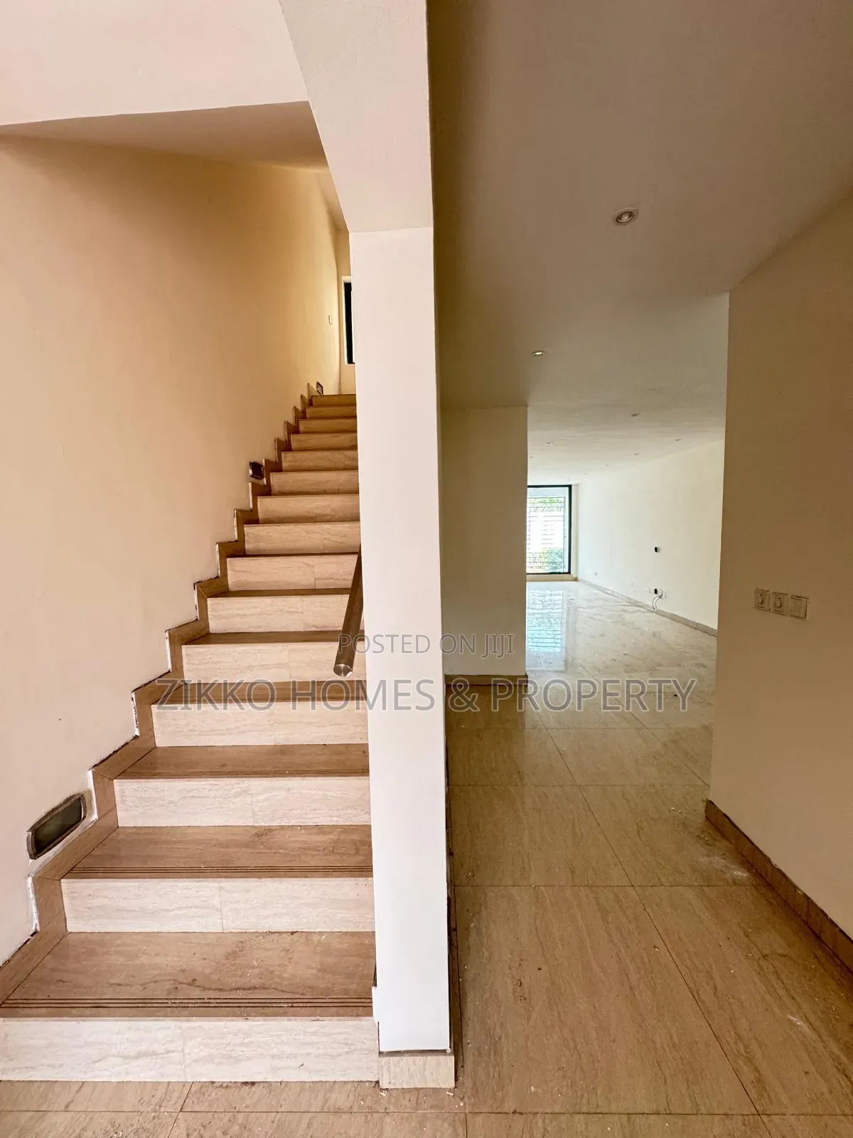 5bdrm Duplex in Chevron Conservative, Lekki for sale in Lekki