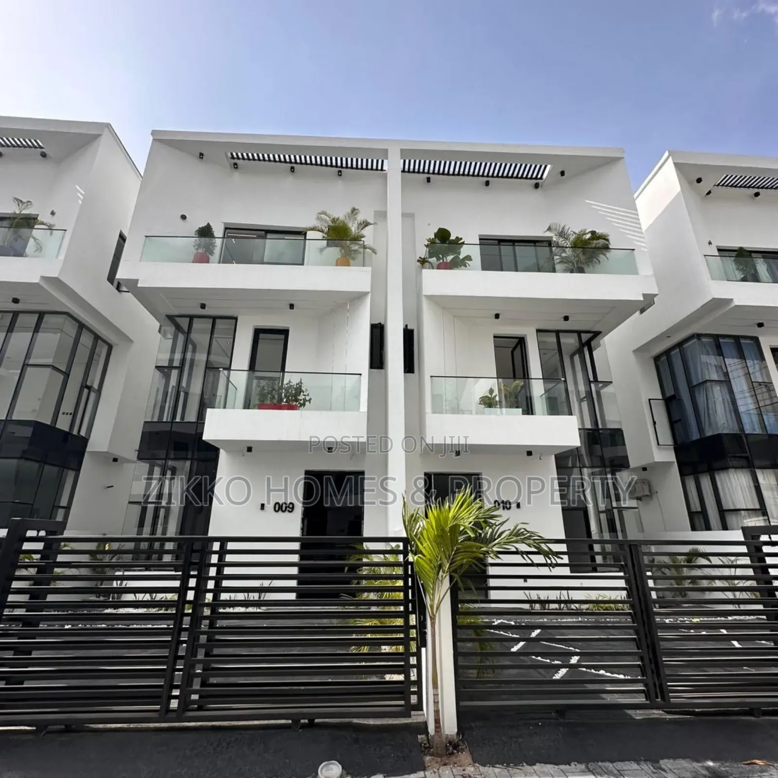 4bdrm Duplex in Orchid Road, Lekki for sale in Lekki
