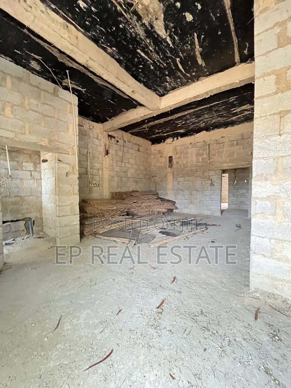 4bdrm Duplex in Apo Resettlement for sale in Apo Resettlement