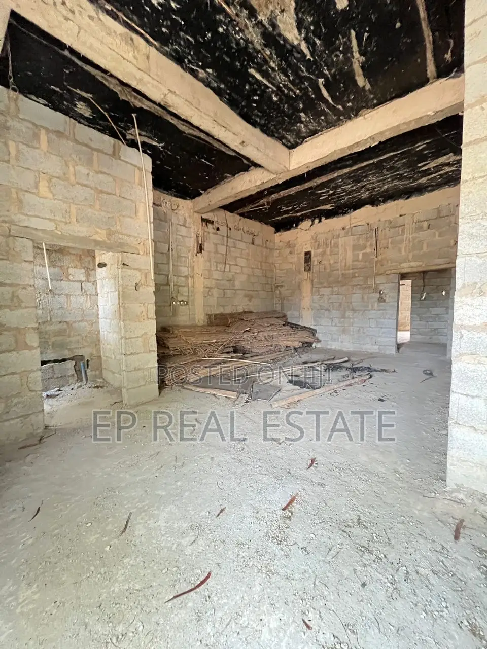 4bdrm Duplex in Apo Resettlement for sale in Apo Resettlement