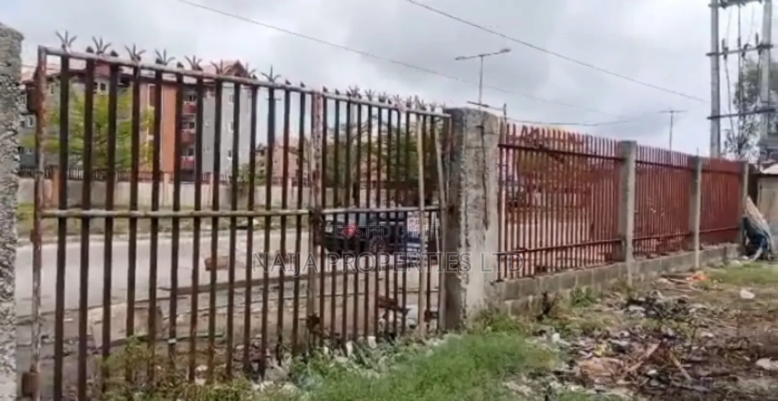 Full Plot of 650sqm Directly on Monastery Rd, Sangotedo for Sale in Sangotedo
