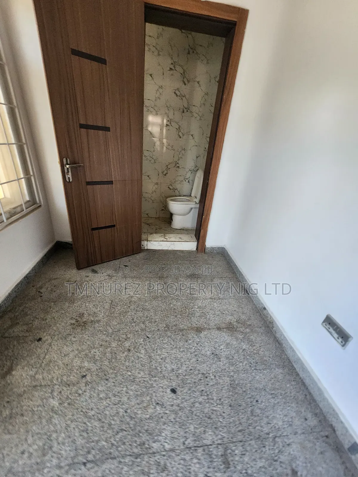 5bdrm Duplex in Chevron for rent in Chevron