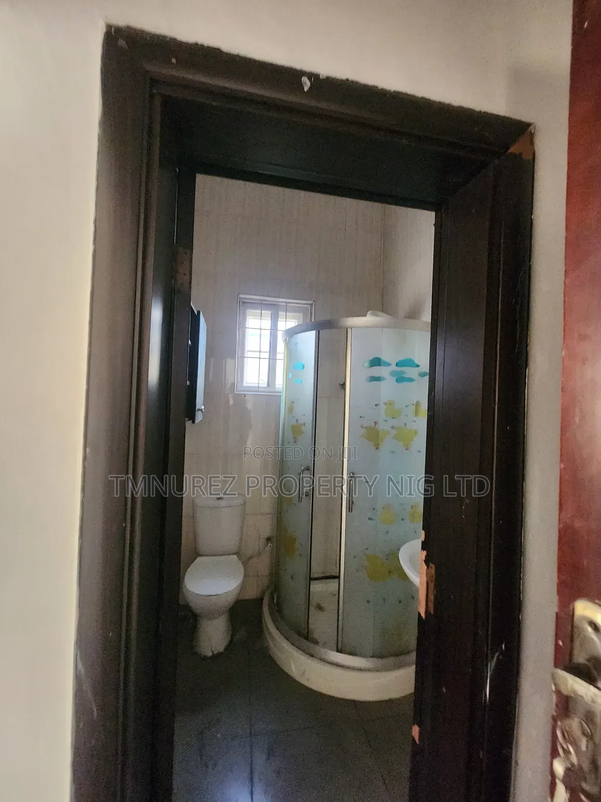 5bdrm Duplex in Chevron for rent in Chevron